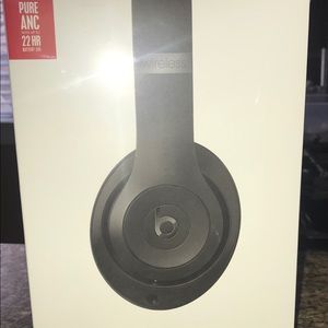 Beats solo 3 wireless